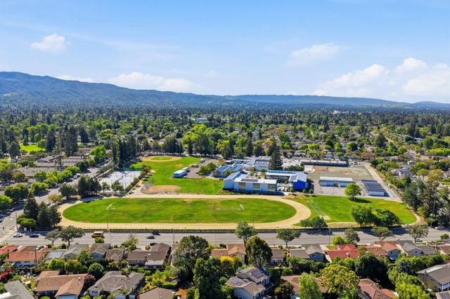 802 W Knickerbocker Drive, Sunnyvale, CA 94087