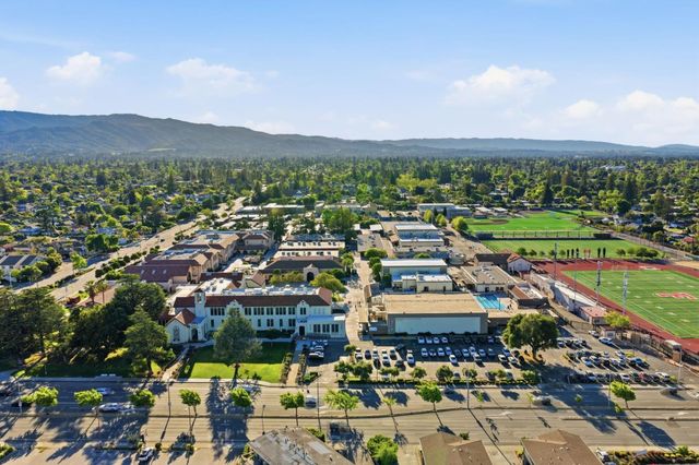 802 W Knickerbocker Drive, Sunnyvale, CA 94087