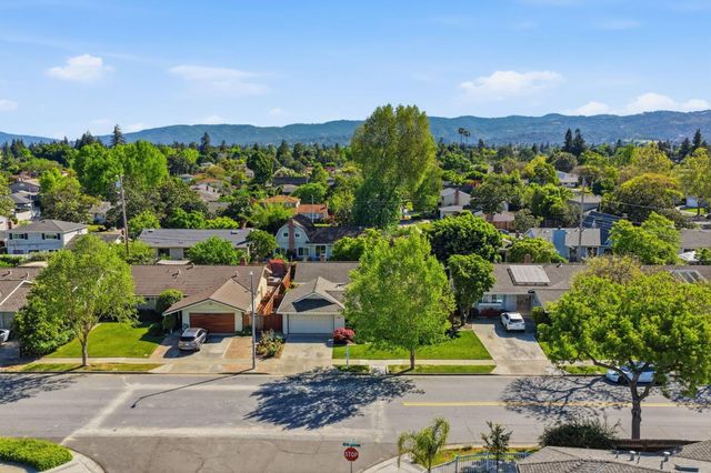 802 W Knickerbocker Drive, Sunnyvale, CA 94087