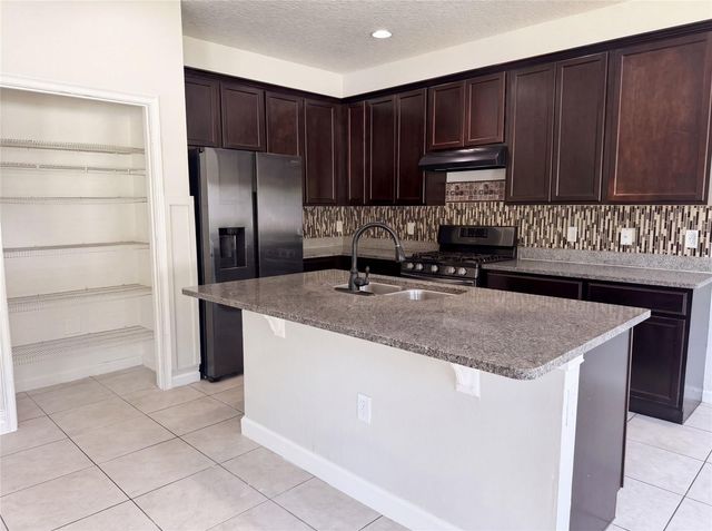 881 HARING LANE, Mount Dora, FL 32757