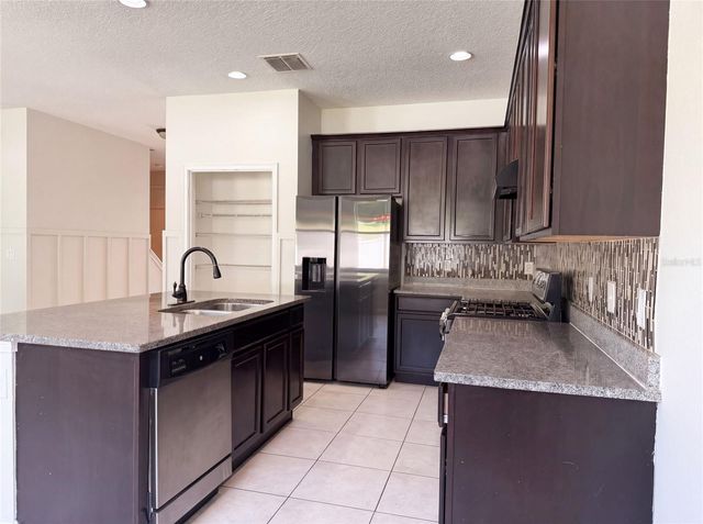 881 HARING LANE, Mount Dora, FL 32757