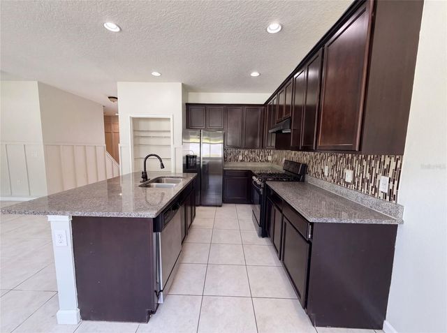881 HARING LANE, Mount Dora, FL 32757