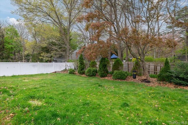10 Calicotree Lane, Coram, NY 11727