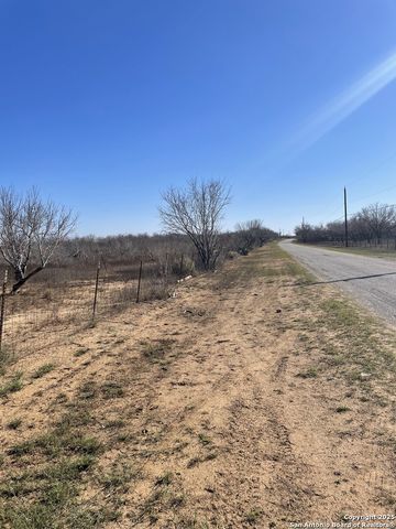 14150 Meadowview Dr, Lytle, TX 78052