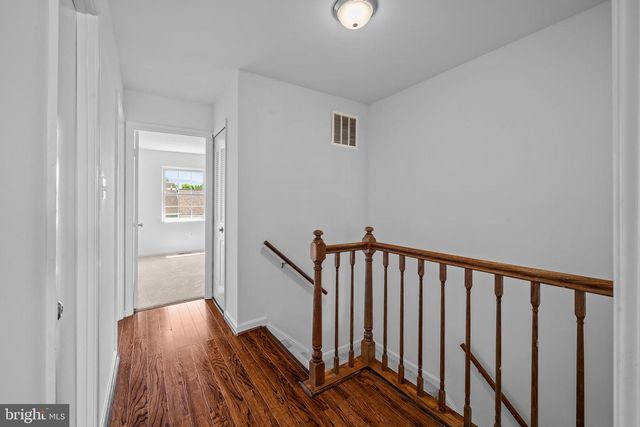 8387 WOODLINE CT, Manassas, VA 20110