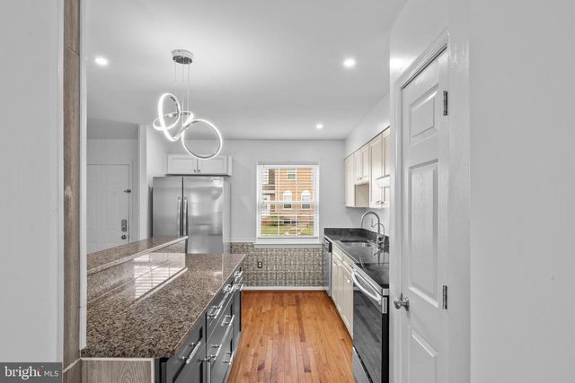 8387 WOODLINE CT, Manassas, VA 20110
