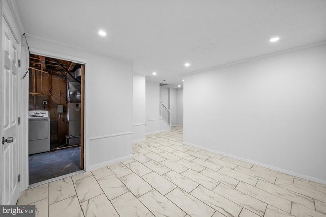 8387 WOODLINE CT, Manassas, VA 20110