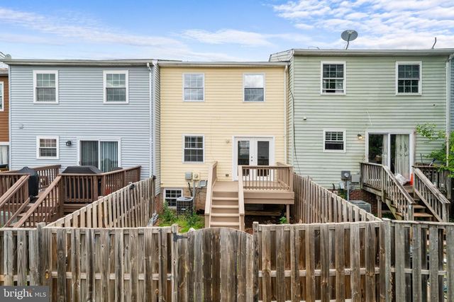 8387 WOODLINE CT, Manassas, VA 20110