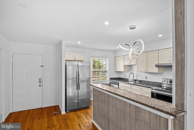 8387 WOODLINE CT, Manassas, VA 20110