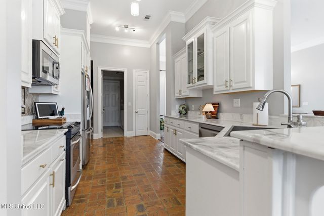 2305 Sunkist Country Club Road, Biloxi, MS 39532