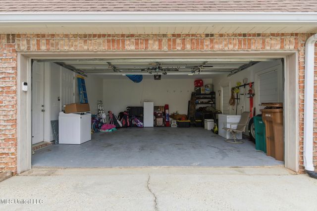 2305 Sunkist Country Club Road, Biloxi, MS 39532