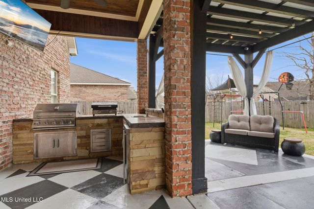 2305 Sunkist Country Club Road, Biloxi, MS 39532