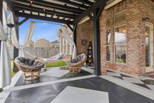 2305 Sunkist Country Club Road, Biloxi, MS 39532