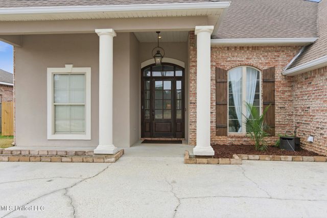 2305 Sunkist Country Club Road, Biloxi, MS 39532