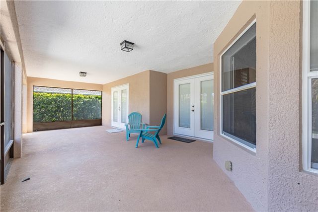 152 35th Square SW, Vero Beach, FL 32968