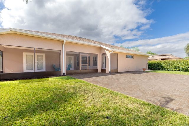 152 35th Square SW, Vero Beach, FL 32968