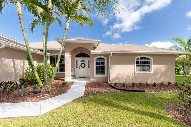 152 35th Square SW, Vero Beach, FL 32968