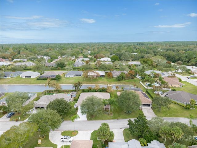 152 35th Square SW, Vero Beach, FL 32968