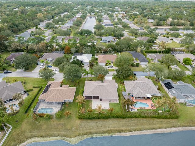 152 35th Square SW, Vero Beach, FL 32968