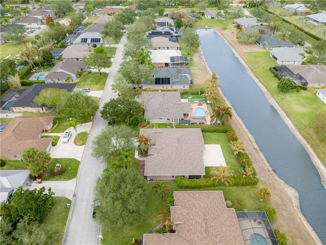 152 35th Square SW, Vero Beach, FL 32968