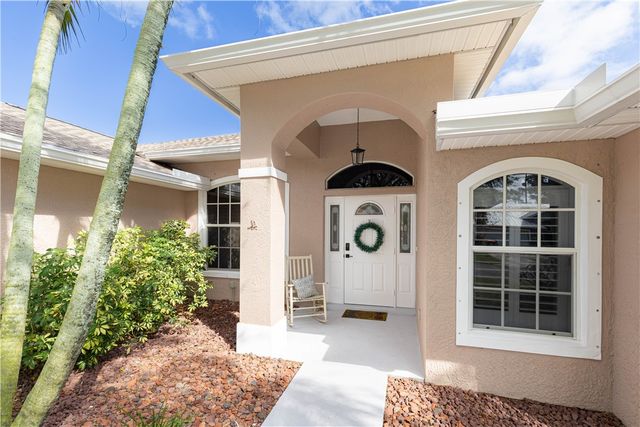 152 35th Square SW, Vero Beach, FL 32968