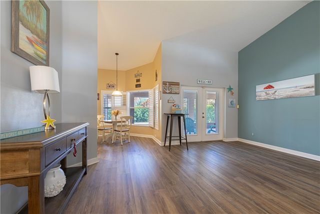 152 35th Square SW, Vero Beach, FL 32968