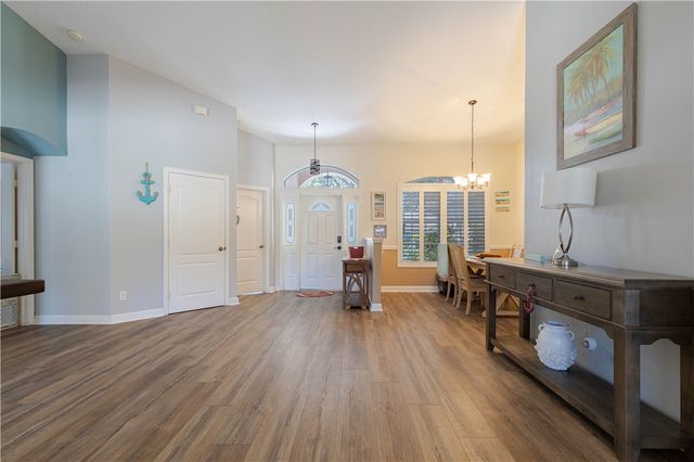 152 35th Square SW, Vero Beach, FL 32968