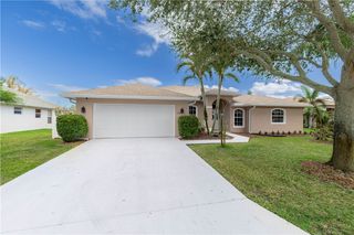 152 35th Square SW, Vero Beach, FL 32968