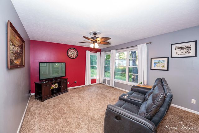 12513 Mcmurty Drive NE, Sand Lake, MI 49343