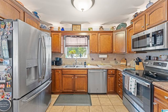 3229 EDENBURG DRIVE, Hueytown, AL 35023