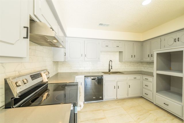 625 Woodhaven Place, Richardson, TX 75081