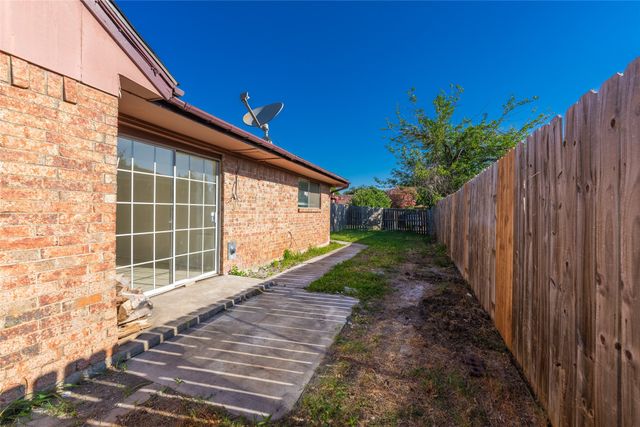 625 Woodhaven Place, Richardson, TX 75081