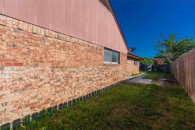 625 Woodhaven Place, Richardson, TX 75081