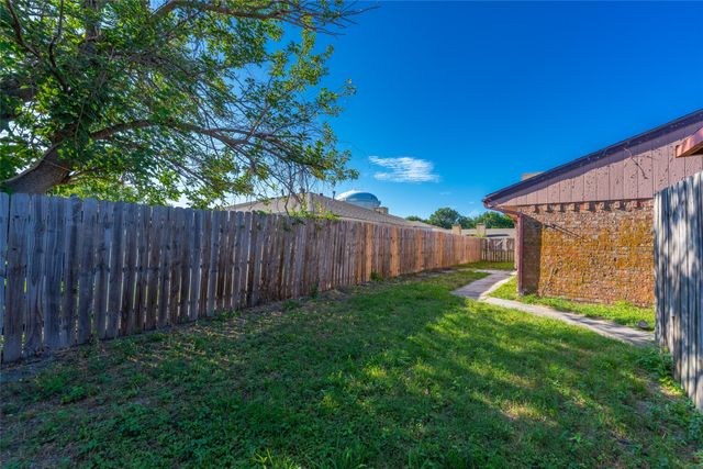625 Woodhaven Place, Richardson, TX 75081