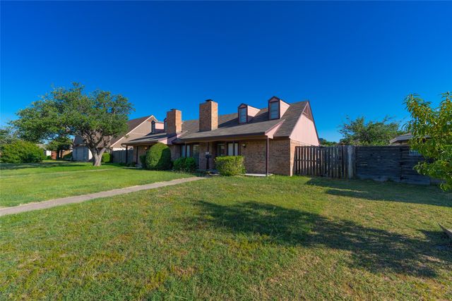 625 Woodhaven Place, Richardson, TX 75081