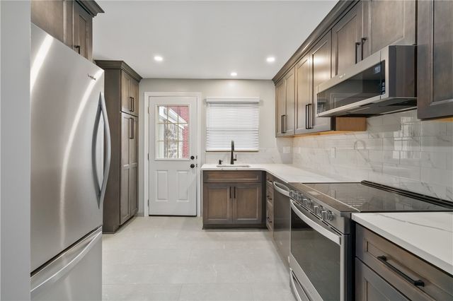 604 Arden Lane, Mt Lebanon, PA 15243