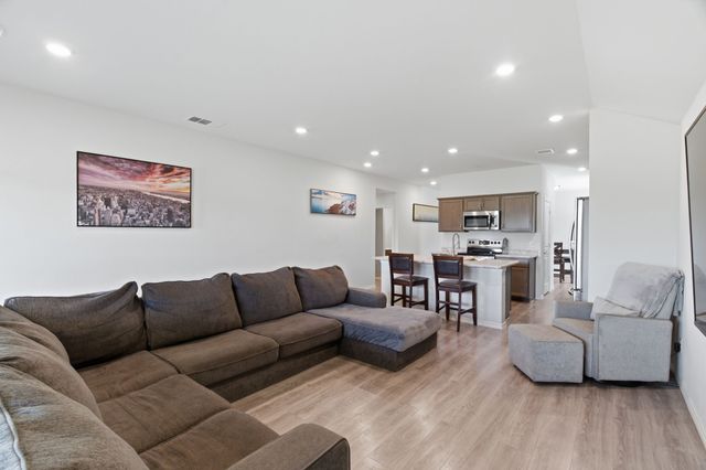100 Samuel Street, Denton, TX 76207