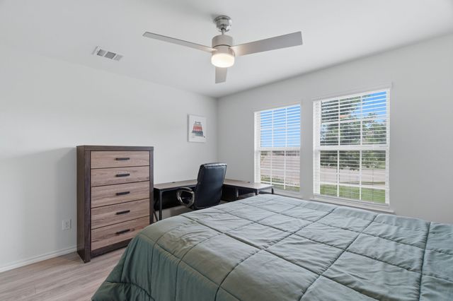 100 Samuel Street, Denton, TX 76207