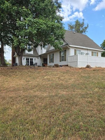 1300 Rolling Hills Drive, Harrah, OK 73045
