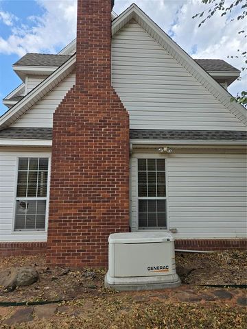 1300 Rolling Hills Drive, Harrah, OK 73045