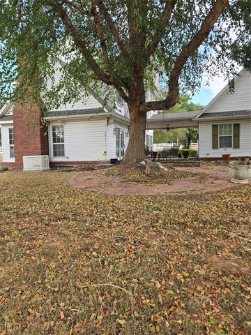 1300 Rolling Hills Drive, Harrah, OK 73045