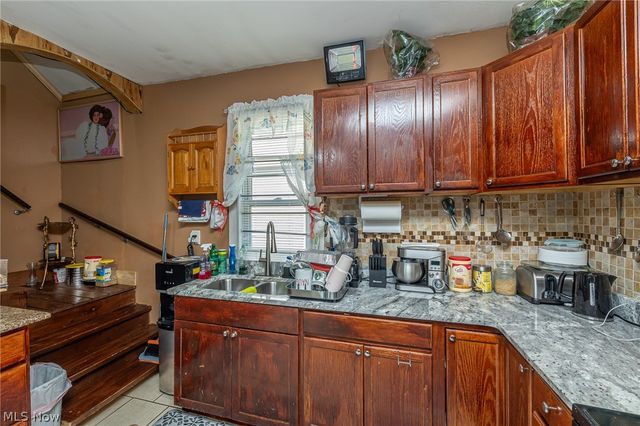 3201 W 54th Street, Cleveland, OH 44102