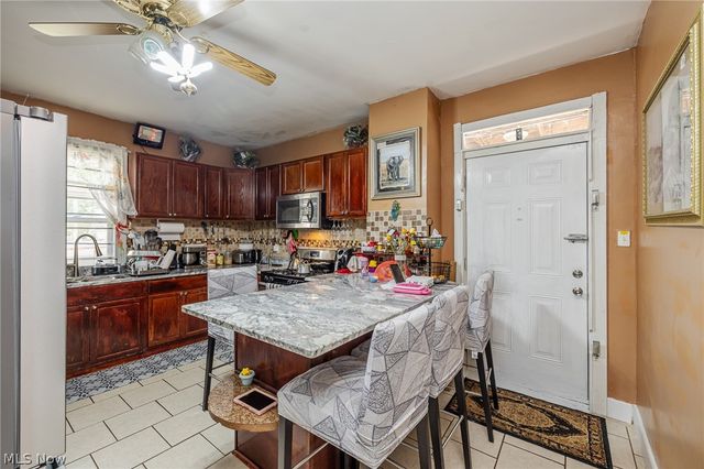 3201 W 54th Street, Cleveland, OH 44102