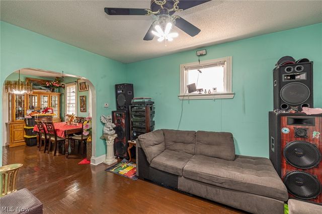 3201 W 54th Street, Cleveland, OH 44102