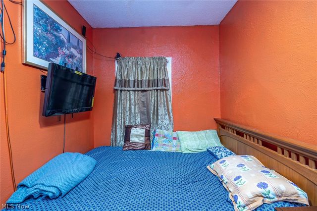 3201 W 54th Street, Cleveland, OH 44102