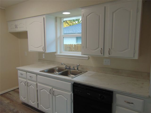 871 Magnolia Lane, Lancaster, TX 75146