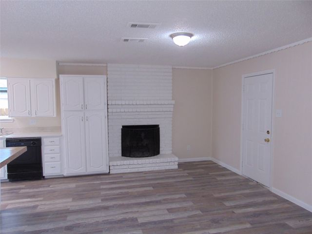 871 Magnolia Lane, Lancaster, TX 75146