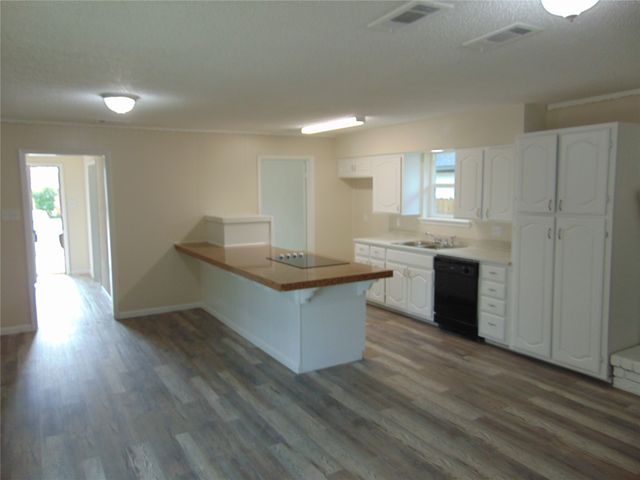 871 Magnolia Lane, Lancaster, TX 75146