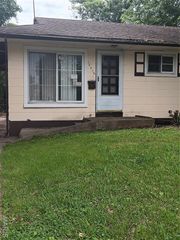 10612 Spring Garden Drive, St Louis, MO 63137