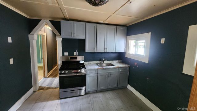 200 Oak Avenue, Flanders, NY 11901